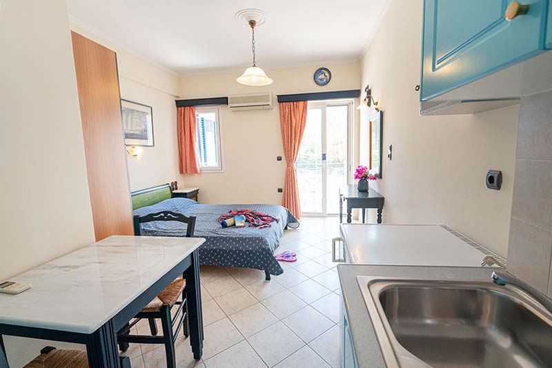 Ithaki Studio Apartments | Villa Maria | Poros Island